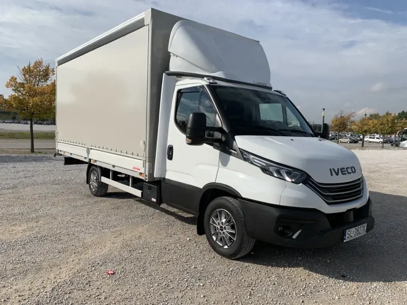 Iveco Daily Plandeka + Firanka 2 str. — bus z zabudową plandekową w wynajmie